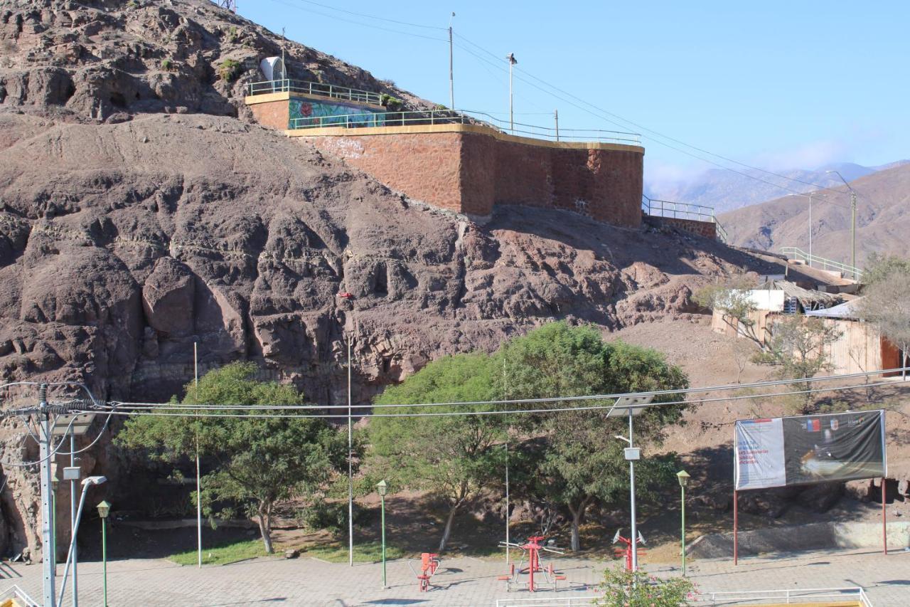 Hostal Beatriz Taltal Bagian luar foto